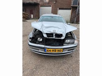 Uttjänta bilar auto BMW 3-serie 3 serie (E46/4), Sedan, 1997 / 2005 328i 24V 2001/5