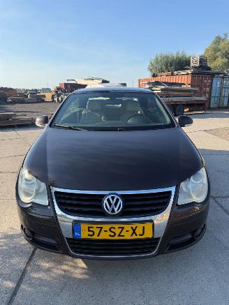 Schadeauto Volkswagen Eos 2.0 FSI Cabrio 2006/1