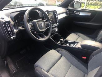 Volvo XC40 2.0 B4 Plus Dark 205 PK picture 9