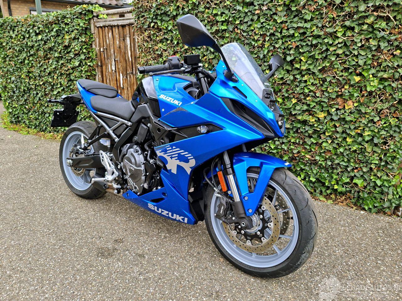 Suzuki  GSX 8R