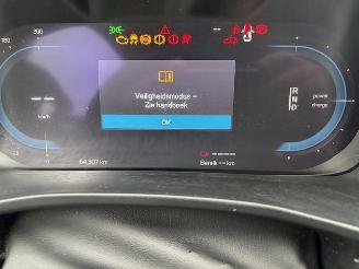 Volvo C-40 82 KWH Extended Range Plus picture 13