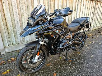 BMW R 1250 GS TRIPLE BLACK DYNAMIC PRO picture 2