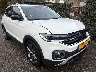 damaged passenger cars Volkswagen T-Cross 1.0 TSI SPORT 116 PK 2019/8