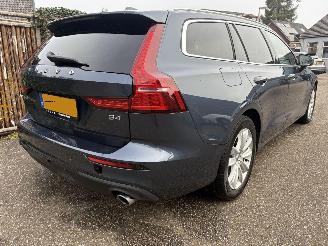 Volvo V-60 2.0 B4 Momentum Business AUTOMAAT MET ELEKTRICITEIT-MOTOR picture 2