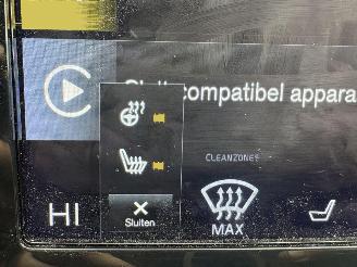 Volvo V-60 2.0 B4 Momentum Business AUTOMAAT MET ELEKTRICITEIT-MOTOR picture 21