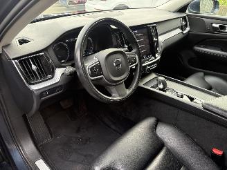 Volvo V-60 2.0 B4 Momentum Business AUTOMAAT MET ELEKTRICITEIT-MOTOR picture 12