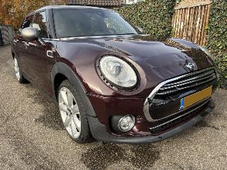 Damaged car Mini Clubman 1.5 COOPER NAVI PANO AUTOMAAT 136PK ! BOM VOL 2016/6