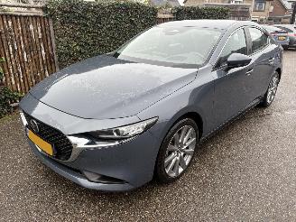 damaged passenger cars Mazda 3 2.0 E HYBRIDE 150 PK SPORT 06-11-2023 2023/11