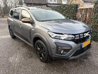 Dacia Jogger AUTOMAAT 1.6 Hybrid 140 Extreme 7 persoons picture 3