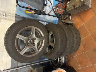 Coche accidentado Fiat 500 SNEEUW / WINTERBANDEN OP SPORTVELGEN 2024/1