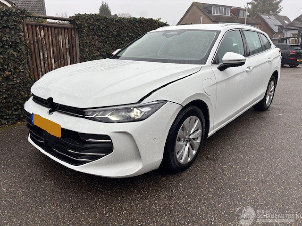 Volkswagen Passat NIEUW MODEL 1.5 eHybrid SPORT AUTOMAAT 225 PK