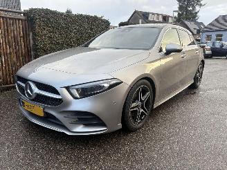 uszkodzony samochody osobowe Mercedes A-klasse A180 Premium Plus 136PK AUTOMAAT PANO LEER 2019/4