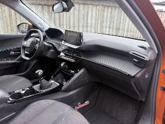 Peugeot 2008 1.2T SPORT 102 pk  61100 KM NAP !! picture 15