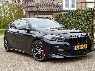 Coche accidentado BMW 1-serie M-SPORT 140 PK  AUTOMAAT PANORAMA NAP !!! 2023/2