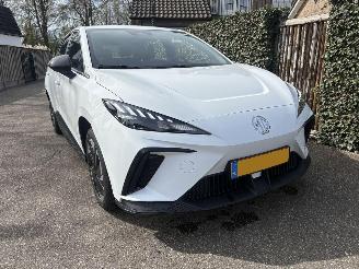 Vaurioauto  passenger cars MG MG4 SPORT 51 kWh  243PK 350KM ACTIERADIUS 2023/12