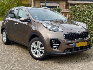 Schadeauto Kia Sportage 1.6 GDI 132PK 6BAK 161NM KOPPEL 2017/10