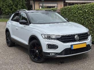 Damaged car Volkswagen T-Roc 1.5 TSI SPORT 150 PK AUTOMAAT PANORAMA 2018/6