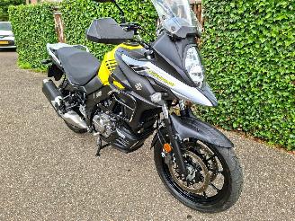 Suzuki DL 650 V-Strom picture 2