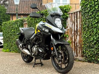Suzuki DL 650 V-Strom picture 1