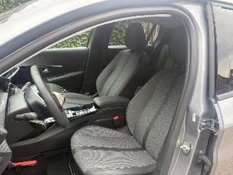 Peugeot 208 1.2 Hybrid 110 e-DCS6 SPORT AUTOMAAT 101PK picture 12