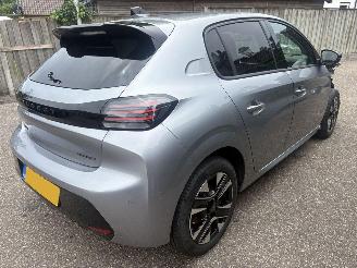 Peugeot 208 1.2 Hybrid 110 e-DCS6 SPORT AUTOMAAT 101PK picture 2