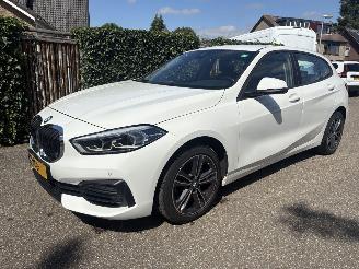 BMW 1-serie 118i Executive Edition AUTOMAAT 136PK picture 2