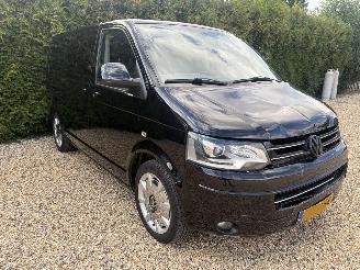 Voiture accidenté Volkswagen Multivan 2.0 TSI 4Motion Comfortline AUTOMAAT 204PK 2012/2