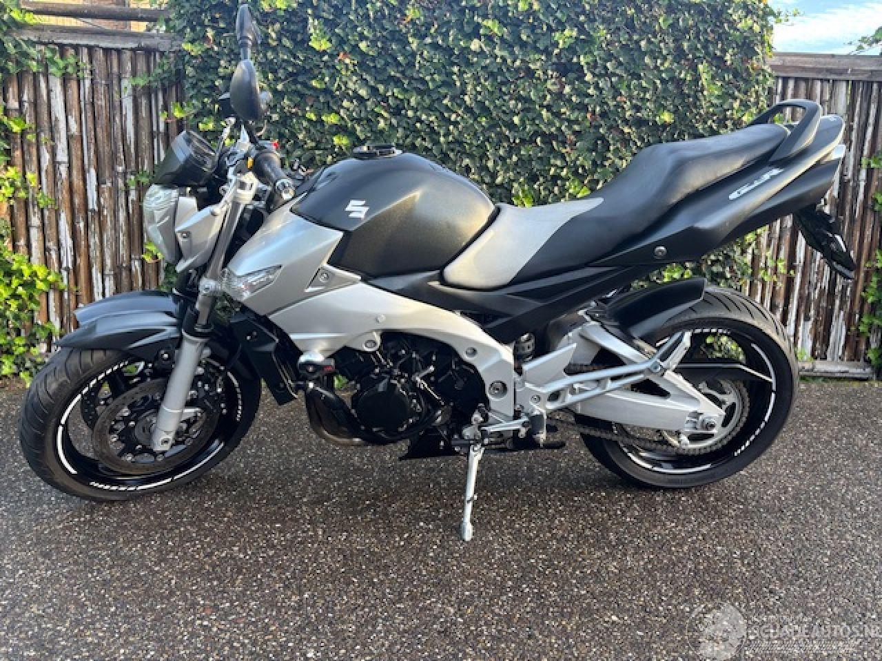 Suzuki  GSR 600 A