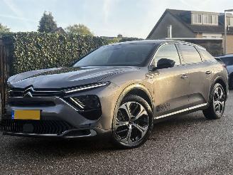 Vaurioauto  passenger cars Citroën C5 X 1.6 Plug-in Hybrid 225 Feel AUTOMAAT 180PK 2023/5