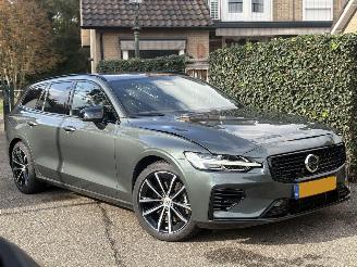 uszkodzony samochody osobowe Volvo V-60 2.0 T6 Plug-in hybrid AWD Plus Dark AUTOMAAT 253PK 2025/6