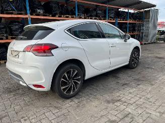 Citroën DS4 1.6 16V VTi 120 Hatchback  Benzine 1.598cc 88kW (120pk) FWD 2011-04/2015-07 (NX5FS) EP6C; 5FS picture 9