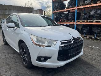 Citroën DS4 1.6 16V VTi 120 Hatchback  Benzine 1.598cc 88kW (120pk) FWD 2011-04/2015-07 (NX5FS) EP6C; 5FS picture 2