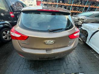 Hyundai I-30 1.6 GDI Blue 16V Hatchback  Benzine 1.591cc 99kW (135pk) FWD 2011-12/2016-12 (GDHB5P5; GDHB5P6; GDHB5PD; GDHB5PE) G4FD; EURO4 picture 9