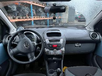 Toyota Aygo 1.0 12V VVT-i Hatchback  Benzine 998cc 50kW (68pk) picture 18