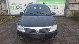 damaged passenger cars Dacia Logan 1.6 16V Flexifuel Combi/o   1.598cc 77kW 2011/9