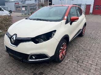 Renault Captur 0.9 Energy TCE 12V SUV picture 2