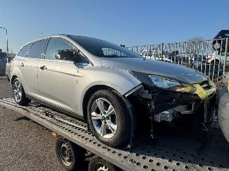 damaged passenger cars Ford Focus 1.6 SCTi 16V Combi/o  Benzine 1.596cc 110kW (150pk) FWD 2010-07/2018-05  JQDB 2012/1