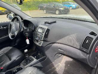 Hyundai I-30 KMHDC81DP9U023428 picture 28