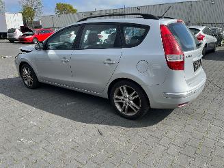 Hyundai I-30 KMHDC81DP9U023428 picture 12