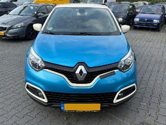 Voiture accidenté Renault Captur 0.9 Energy TCE 12V SUV  Benzine 898cc 66kW (90pk) 2014/2