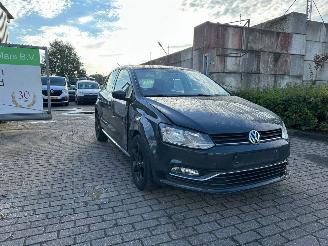 Volkswagen Polo 1.2 TSI 16V BlueMotion Technology Hatchback picture 2