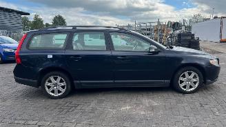 Volvo V-70 2.0 D 16V Combi/o  Diesel 1.998cc 100kW (136pk) picture 3