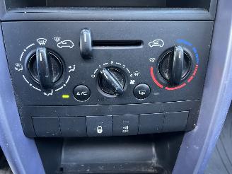 Peugeot 207 1.6 VTi Premiere picture 11