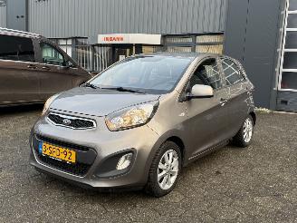 Unfallwagen Kia Picanto 1.0 CVVT ISG 2013/11