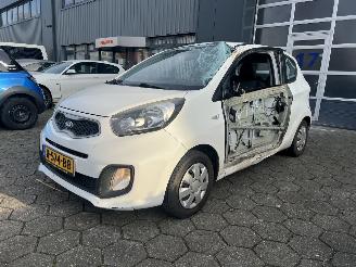 damaged passenger cars Kia Picanto 1.0 CVVT Economy Line 2013/11