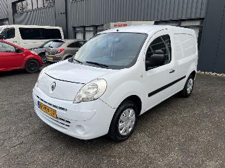 krockskadad bil auto Renault Kangoo Express 1.6 16V Express Comfort 2010/11
