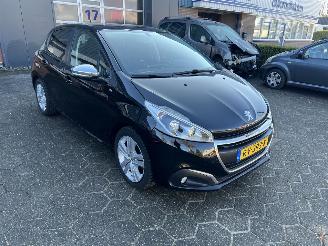 Peugeot 208 1.2 PureTech Active picture 5