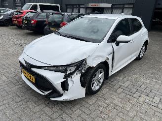 damaged passenger cars Toyota Corolla 1.8 HYBRID ACTIVE 2020/9