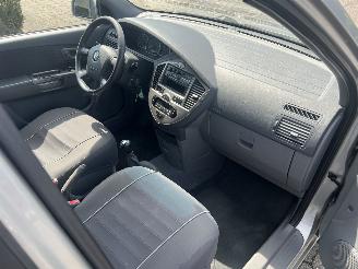 Kia Carens 1.8-16V EX picture 21