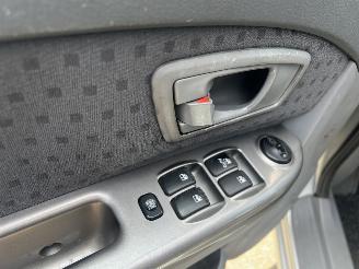 Kia Carens 1.8-16V EX picture 12
